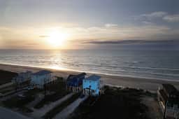 Steps from the beach - Gulf Views - 2 Decks - Image 3