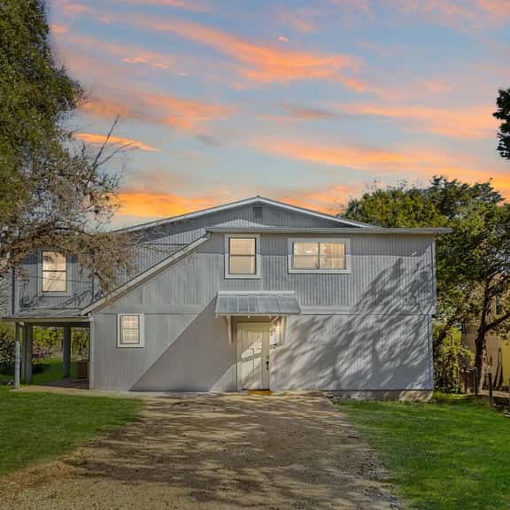 Mountain Top Retreat - Image 1