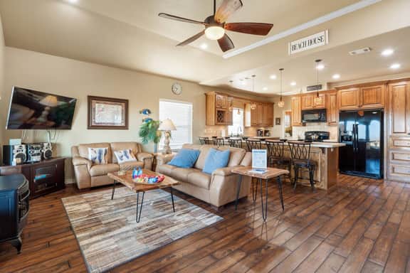 Beach House - Image 5