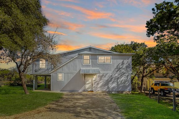 Mountain Top Retreat - Image 1